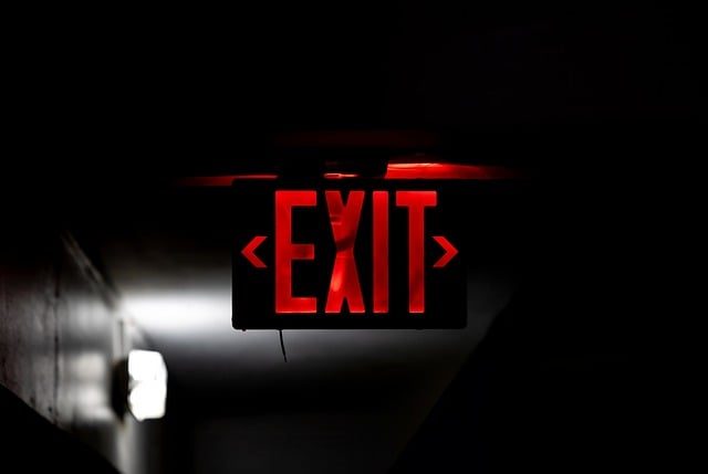 Cuando es obligatorio utilizar la luz de emergencia