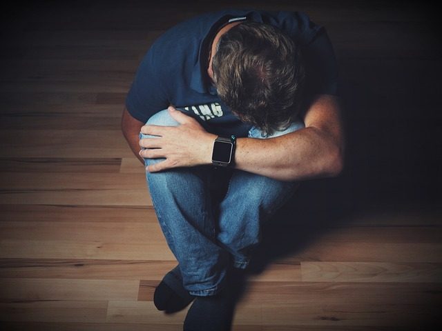 Mi pareja tiene depresión y quiere estar solo: cómo ayudarle